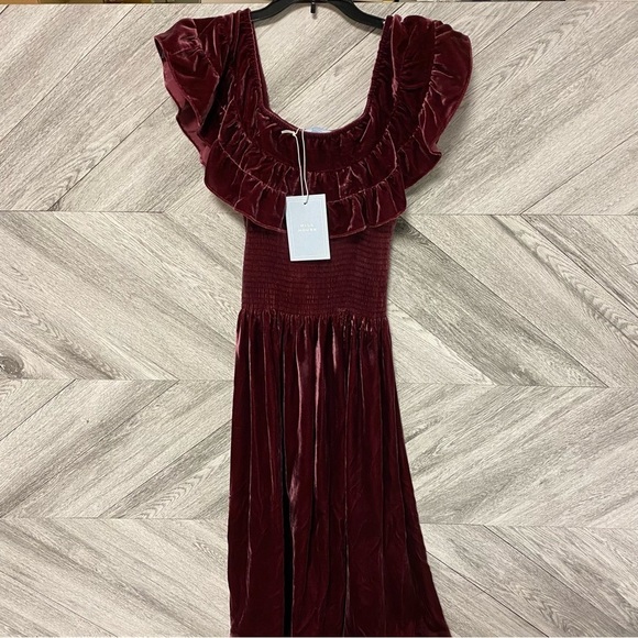 Hill House | The Akilah Nap Dress In Burgundy Velvet Small - Picture 6 of 11